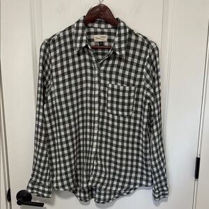 Universal Thread Green & White Gauze/Muslin Checkered Button Down size Medium